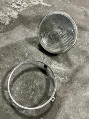 Фото запчасти фара галогеновая Nissan Atlas 1991 Б/У запчасть Запчасть фара галогеновая Nissan Atlas 1991