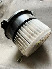 Фото запчасти мотор печки Toyota Land Cruiser 200 2016 Б/У запчасть Запчасть мотор печки Toyota Land Cruiser 200 2016