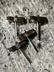 Крепление форсунки Toyota Land Cruiser 200 2016 Б/У Крепление форсунки Toyota Land Cruiser 200 2016