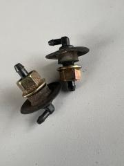 Форсунка стеклоомывателя Mitsubishi Fuso Mignon 1995 Б/У Форсунка стеклоомывателя Mitsubishi Fuso Mignon 1995