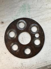 Фото запчасти пластина коленвала Nissan Atlas 1991 Б/У запчасть Запчасть пластина коленвала Nissan Atlas 1991
