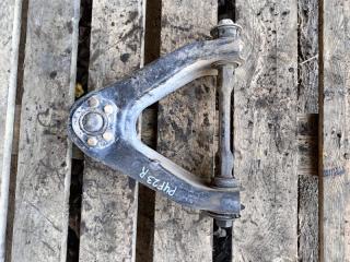 Фото запчасти рычаг подвески верхний правый Nissan Atlas 1997 Б/У запчасть Запчасть рычаг подвески верхний правый Nissan Atlas 1997