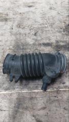 Фото запчасти патрубок воздушного фильтра Toyota Ractis 2013 контрактная запчасть Запчасть патрубок воздушного фильтра Toyota Ractis 2013