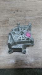 Кронштейн компрессора кондиционера Mitsubishi Dion 2003