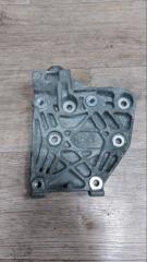 Фото запчасти кронштейн компрессора кондиционера Nissan March 1999 контрактная запчасть Запчасть кронштейн компрессора кондиционера Nissan March 1999