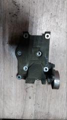 Запчасть кронштейн компрессора кондиционера Nissan Sunny 2004