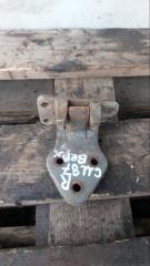 Петля двери правая Nissan Diesel 1990 Б/У Петля двери правая Nissan Diesel 1990