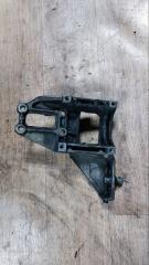 Кронштейн компрессора кондиционера Mitsubishi Fuso 2006