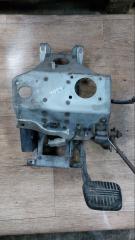 Педаль тормоза Nissan Atlas 1991