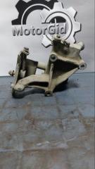 Кронштейн компрессора кондиционера Isuzu Elf 2003