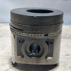 Поршень Mitsubishi Canter 1996 Б/У Поршень Mitsubishi Canter 1996