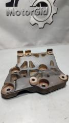 Фото запчасти кронштейн компрессора кондиционера Nissan Bluebird 1995 контрактная запчасть Запчасть кронштейн компрессора кондиционера Nissan Bluebird 1995