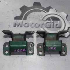 Петля двери правая Nissan Diesel UD 1999 Б/У Петля двери правая Nissan Diesel UD 1999