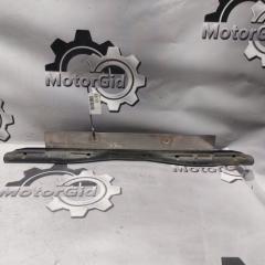 Фото запчасти накладка крышки багажника Toyota Land Cruiser 200 2016 Б/У запчасть Запчасть накладка крышки багажника Toyota Land Cruiser 200 2016