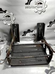 Крепление аккумулятора Isuzu Elf 2000