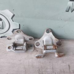 Петля двери передняя правая Isuzu Elf 1995 Б/У Петля двери передняя правая Isuzu Elf 1995