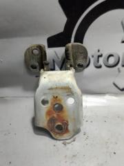 Петля двери левая Mazda Titan 1996 Б/У Петля двери левая Mazda Titan 1996