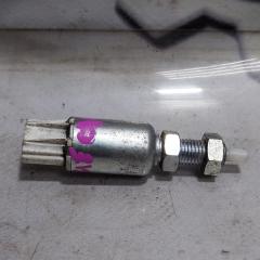 Запчасть датчик педали сцепления Toyota Dyna 2017