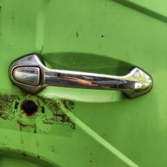 Ручка двери внешняя правая Mitsubishi Fuso 2000