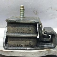 Запчасть опора двигателя передняя правая Subaru Legacy 2004