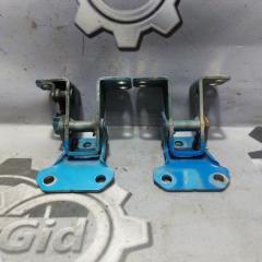 Петля двери передняя левая Isuzu Elf 1995 контрактная Петля двери передняя левая Isuzu Elf 1995