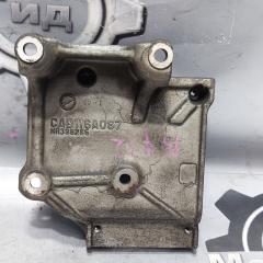 Запчасть кронштейн компрессора кондиционера Mitsubishi Dion 2001