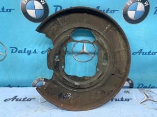 Защитный кожух тормозов задний правый BMW 525i 2002-02-26