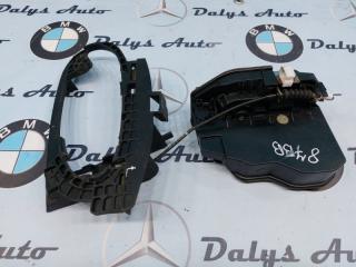 Запчасть замок двери задний левый BMW 735 2002-08-28