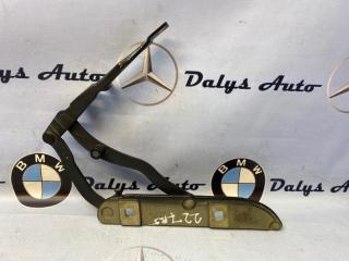 Запчасть петля крышки багажника левая BMW 330i 2002