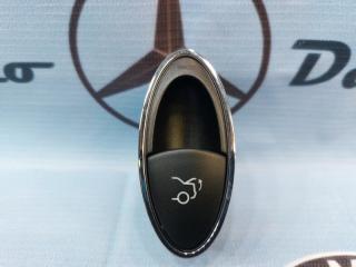 Кнопка открывания багажника Mercedes-Benz E-class 20.11.2006 контрактная Кнопка открывания багажника Mercedes-Benz E-class 20.11.2006