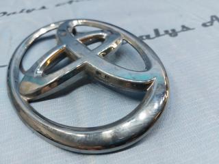 Эмблема решетки радиатора Toyota CAMRY