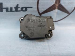 Запчасть сервопривод печки VOLVO XC70 2008