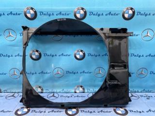 Запчасть диффузор радиатора BMW 735i 2001 e38 LCi M62B35TU 1702893 контрактная Диффузор радиатора BMW 735i 2001 e38 LCi M62B35TU 1702893 контрактная