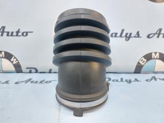 Патрубок воздушного фильтра E-class 11/06/2002 w211 m112.949 Патрубок воздушного фильтра E-class 11/06/2002 w211 m112.949