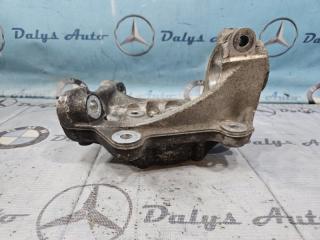 Кулак поворотный передний правый BMW 320i 2005г. Сентябрь