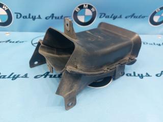 Воздуховод охлаждения тормозов левый BMW 530i 2006г. Декабрь
