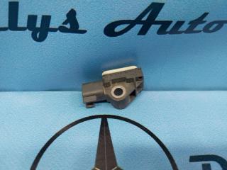 Запчасть датчик удара airbag передний VOLVO XC70 2009