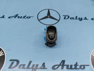 Фото запчасти кнопка стеклоподъемника задняя Mercedes-Benz v-class 14/07/2008 контрактная запчасть Запчасть кнопка стеклоподъемника задняя Mercedes-Benz v-class 14/07/2008