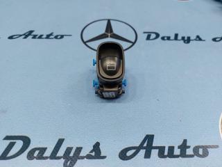 Фото запчасти кнопка стеклоподъемника задняя Mercedes-Benz v-class 14/07/2008 контрактная запчасть Запчасть кнопка стеклоподъемника задняя Mercedes-Benz v-class 14/07/2008