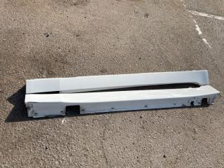 Накладки порогов внешние BMW 530i 2007 контрактная Накладки порогов внешние BMW 530i 2007