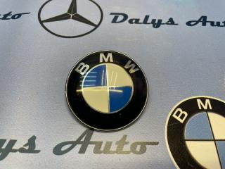 Запчасть эмблема BMW 530i 2005г. Март