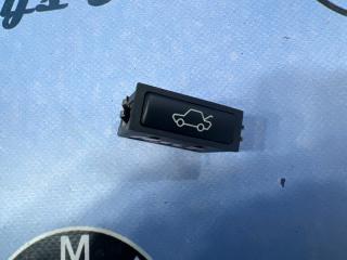 Фото запчасти кнопка открывания багажника BMW 525i 2003 контрактная запчасть Запчасть кнопка открывания багажника BMW 525i 2003