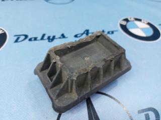 Фото запчасти поддомкратник BMW 525i 2004 контрактная запчасть Запчасть поддомкратник BMW 525i 2004