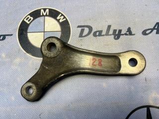 Кронштейн стойки стабилизатора передний левый BMW 525i 2007 контрактная Кронштейн стойки стабилизатора передний левый BMW 525i 2007