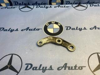 Кронштейн стойки стабилизатора передний правый BMW 525i 2000г. Март контрактная Кронштейн стойки стабилизатора передний правый BMW 525i 2000г. Март