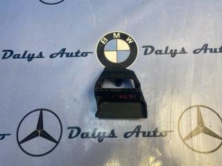 Запчасть кронштейн радиатора BMW 525i 2000г. Март