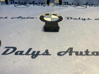 Фото запчасти кнопка открывания багажника BMW 525i 2003 контрактная запчасть Запчасть кнопка открывания багажника BMW 525i 2003