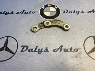 Кронштейн стойки стабилизатора передний левый BMW 525i 2003 контрактная Кронштейн стойки стабилизатора передний левый BMW 525i 2003