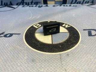 Запчасть кнопка открывания багажника BMW 530i 2003