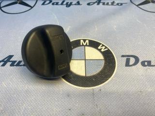 Фото запчасти крышка бензобака BMW 320i 2005г. Сентябрь контрактная запчасть Запчасть крышка бензобака BMW 320i 2005г. Сентябрь